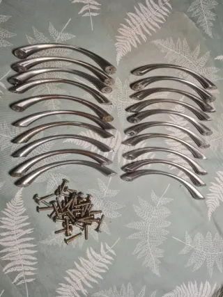 20 Maniglie per Armadio in Metallo Argentato