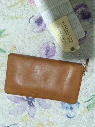 Cartera de piel marrón System Action