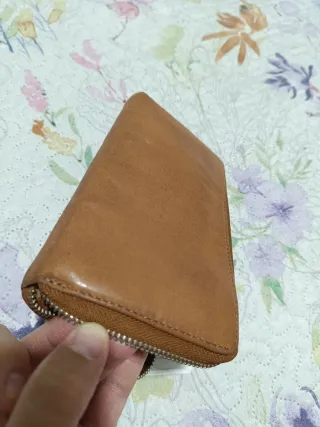 Cartera de piel marrón System Action