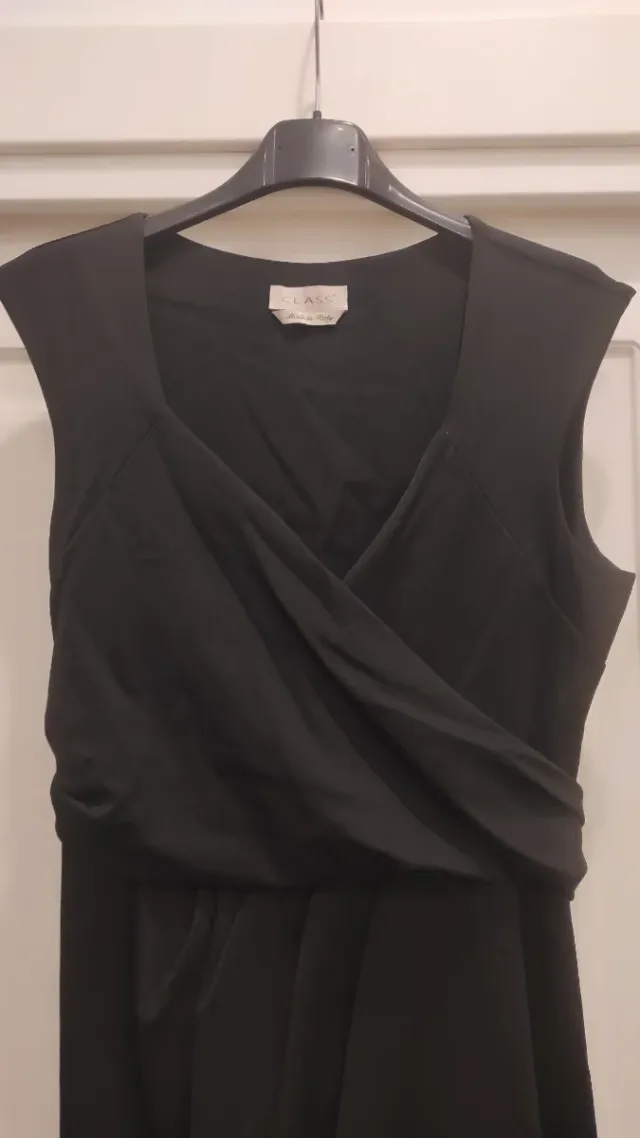 Vestito nero corto elegante