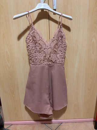 Tutina con schiena scoperta