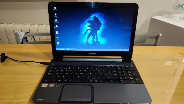 Portátil Toshiba satellite L955D con Windows 11