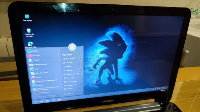 Portátil Toshiba satellite L955D con Windows 11