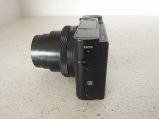 Sony RX100 VI (24-200mm)