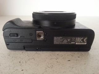 Sony RX100 VI (24-200mm)