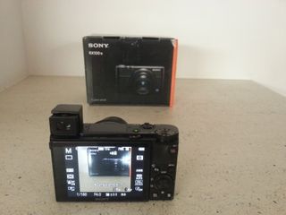 Sony RX100 VI (24-200mm)