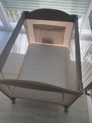 Cuna de viaje con cambiador, colchón , plegable