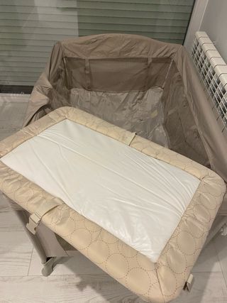 Cuna de viaje con cambiador, colchón , plegable