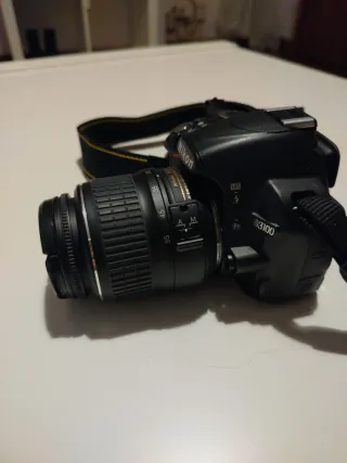 Cámara Nikon D3100 Negra