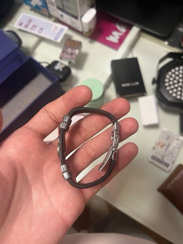 Pulsera Real Madrid Cuero Negra y Blanca