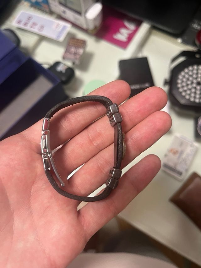 Pulsera Real Madrid Cuero Negra y Blanca