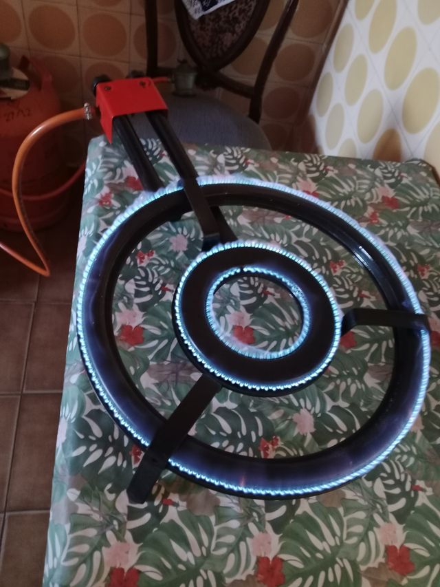 Paellero de gas con quemador doble