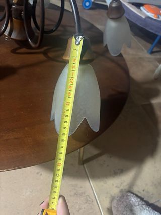 Lámpara de madera con 5 tulipas de cristal