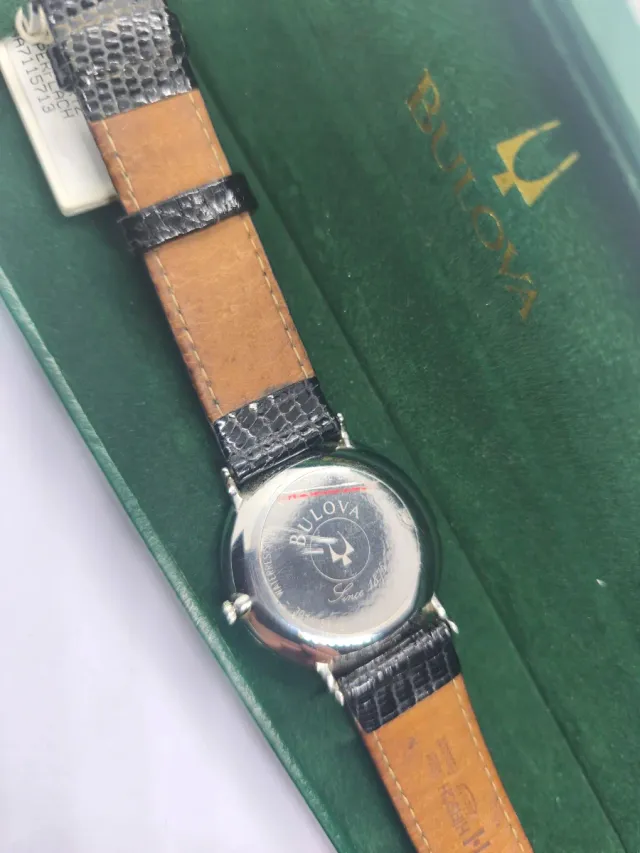 Reloj Bulova Plata y Negro