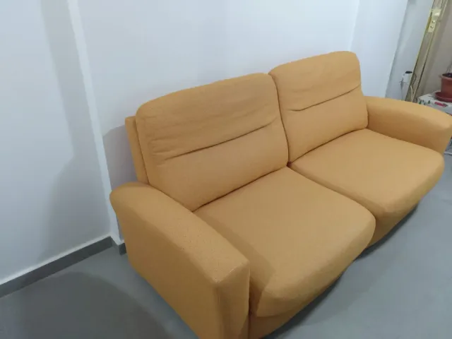 Sofá 3 plazas naranja tela