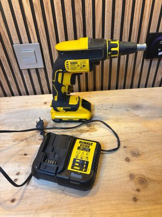 Atornillador Pladur DeWalt + Cargador