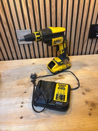 Atornillador Pladur DeWalt + Cargador