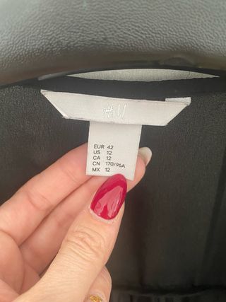 Blusa negra gasa drapeada