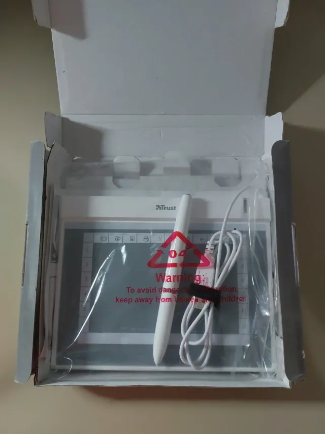 Trust Widescreen Mini Tablet