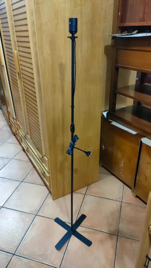 Pie de Lámpara Negro Metálica 640513926