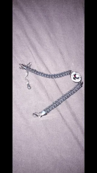 Pulsera de plata con detalle brillante