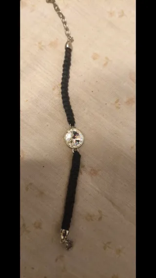 Pulsera de plata con detalle brillante