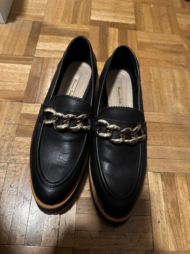 Mocasines Massimo Dutti negros con cadena