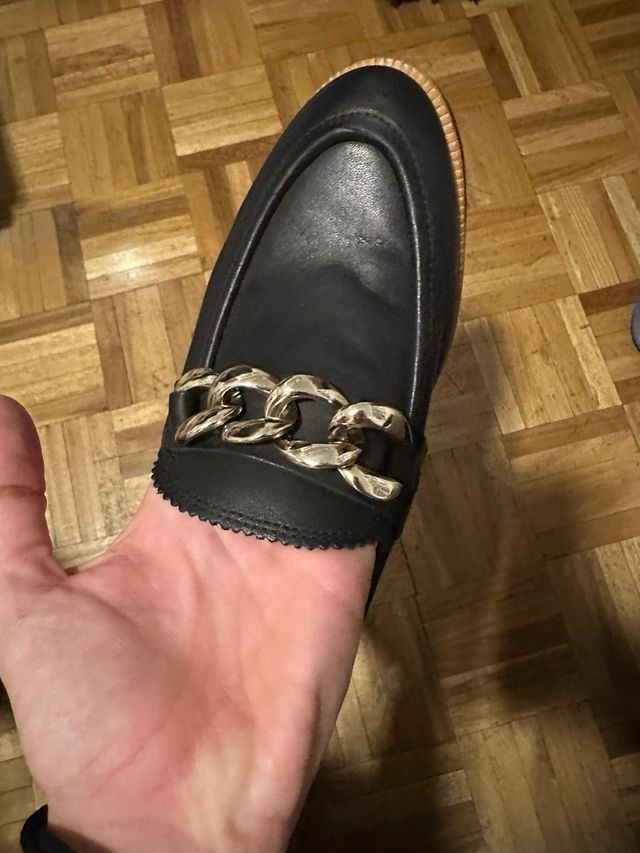 Mocasines Massimo Dutti negros con cadena