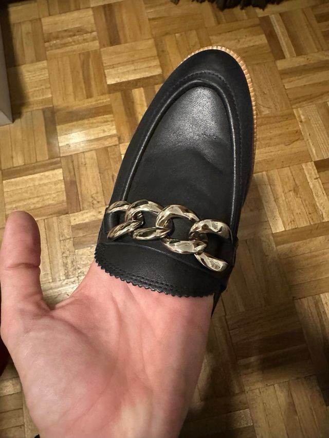 Mocasines Massimo Dutti negros con cadena