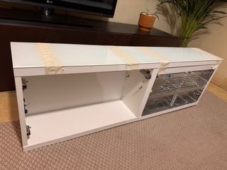 Mueble TV IKEA Besta blanco y beige