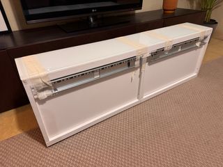 Mueble TV IKEA Besta blanco y beige