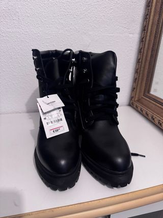 Botín tacón piel Zara negro