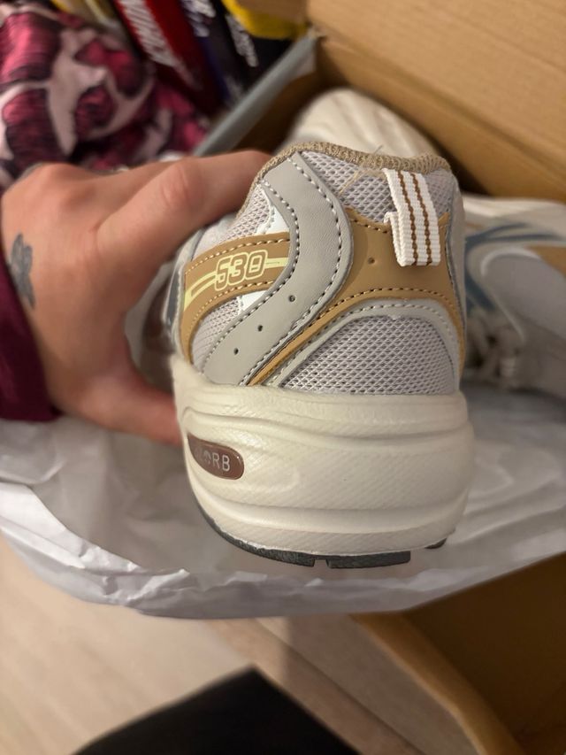 Zapatillas New Balance beige y amarillo