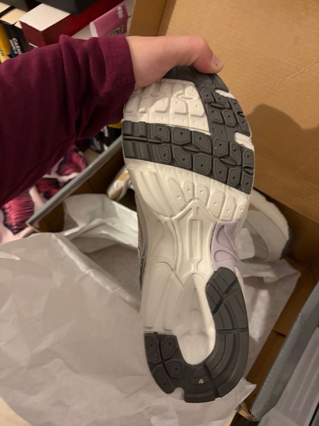 Zapatillas New Balance beige y amarillo