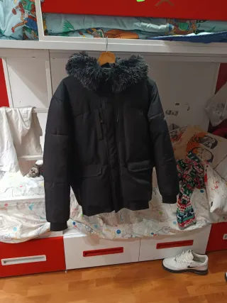 Cazadora McKenzie Negra con Capucha