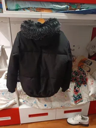 Cazadora McKenzie Negra con Capucha