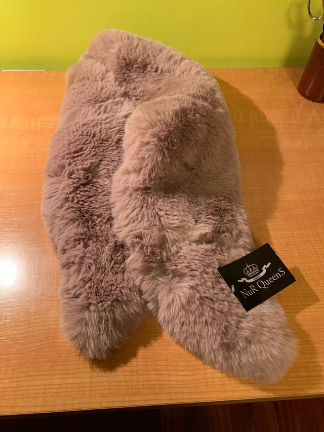 Cuello pelo sintético NuR Queens