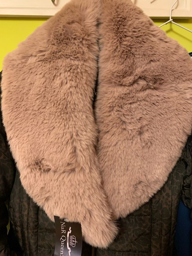 Cuello pelo sintético NuR Queens