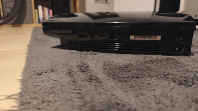 Consola PS3 Sony Negra + 3 Juegos + 2 Mandos