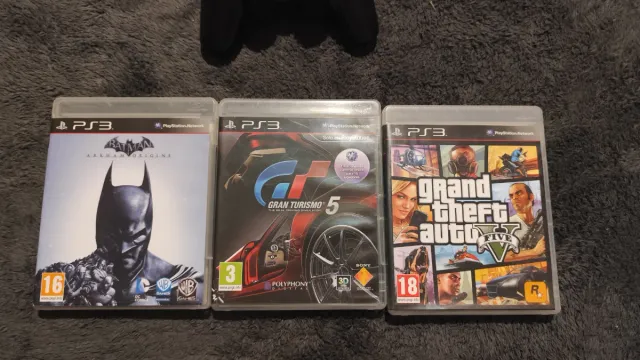 Consola PS3 Sony Negra + 3 Juegos + 2 Mandos