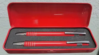 Estuche con lápiz y bolígrafo