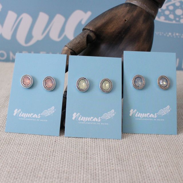 Pendientes con forma de pequeño óvalo opal V