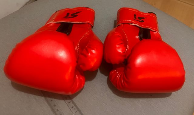 Guantes de boxeo para niños rojos