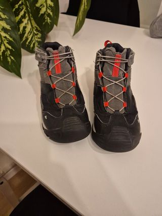 Botas de montaña para niño