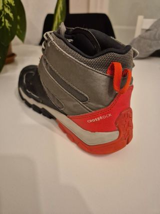 Botas de montaña para niño