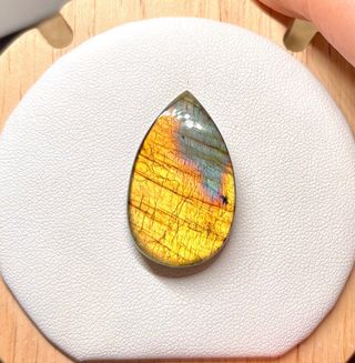 Labradorita amarilla y azul