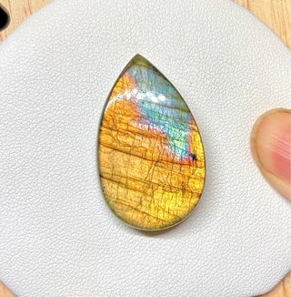 Labradorita amarilla y azul