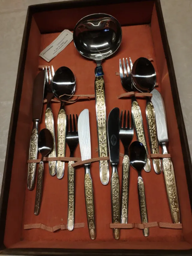 Servizio posate 2 persone oro/argento