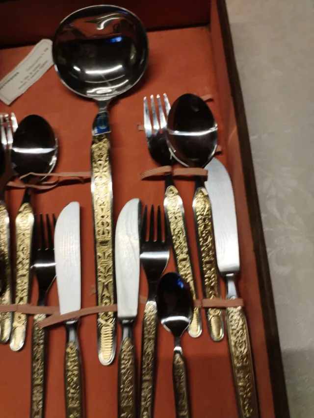 Servizio posate 2 persone oro/argento