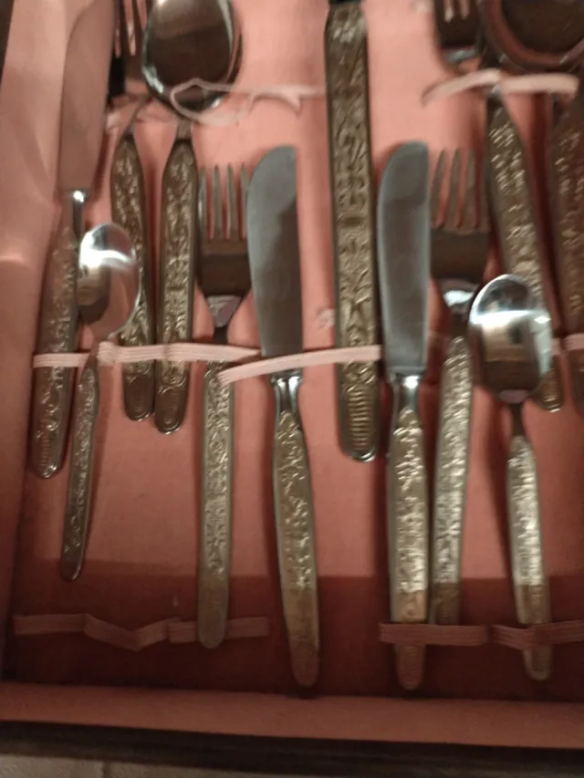 Servizio posate 2 persone oro/argento